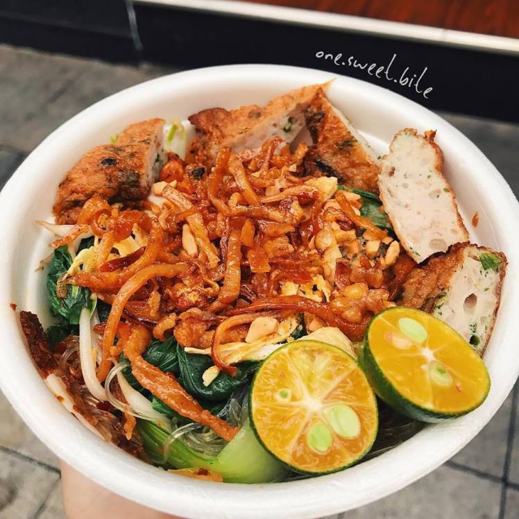 Ăn vặt phố đi bộ